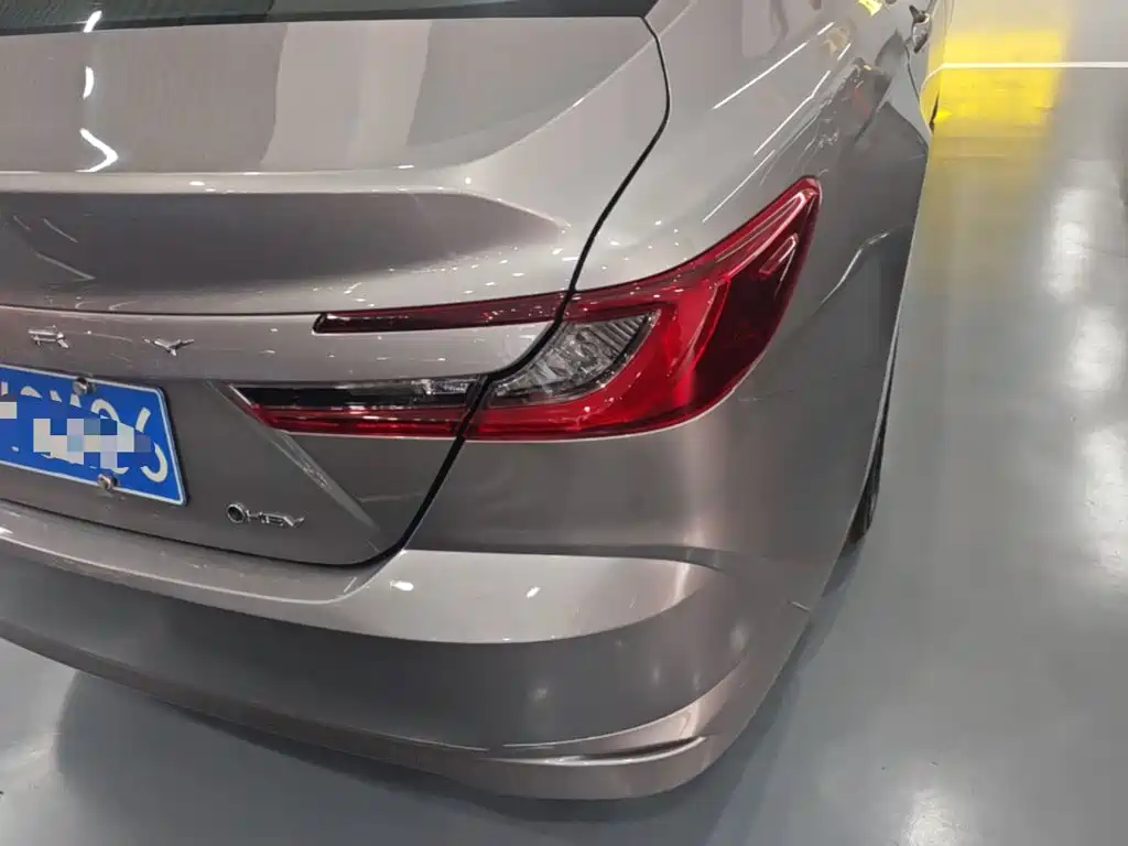 Toyota Camry — миниатюра 8