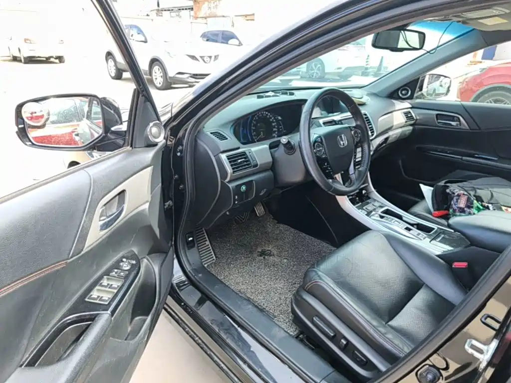 Honda Accord — миниатюра 21
