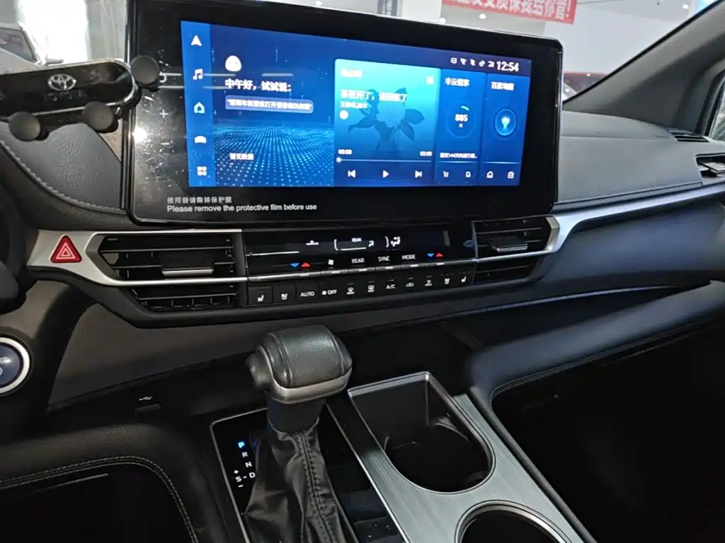 Toyota Sienna — миниатюра 13