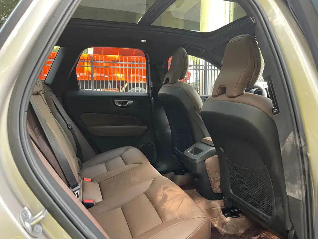 Volvo XC60 — миниатюра 11