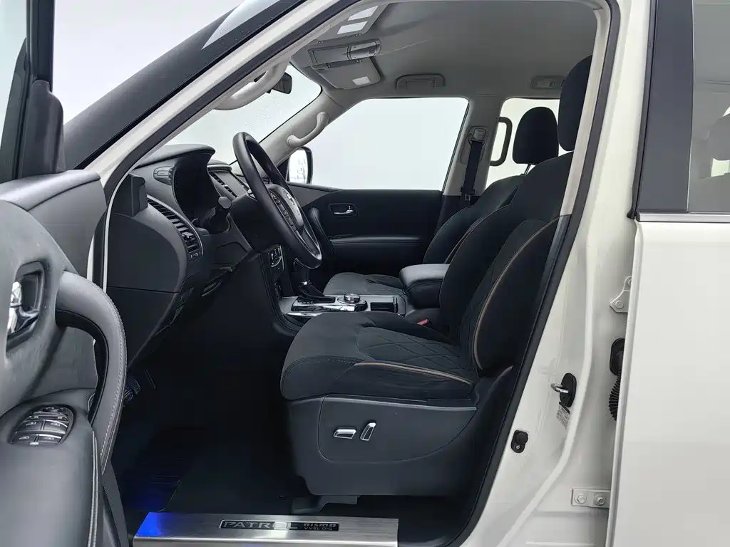 Nissan Patrol — миниатюра 10