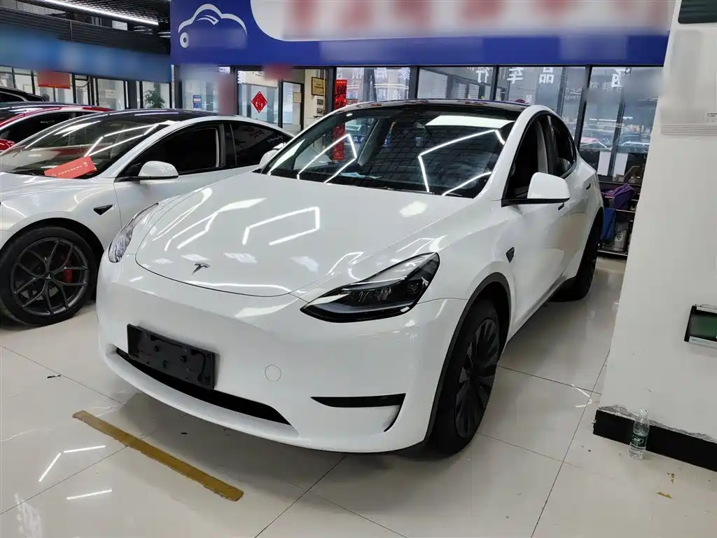 Tesla Model Y 2023