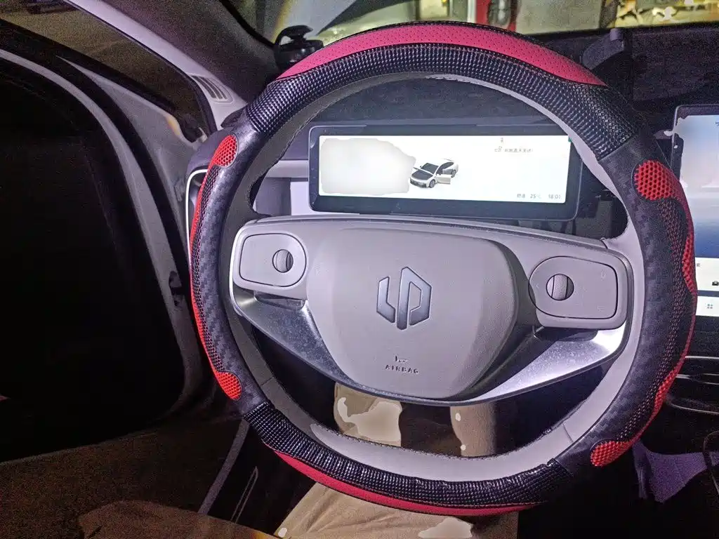 Leapmotor Leapmotor B01 — миниатюра 6