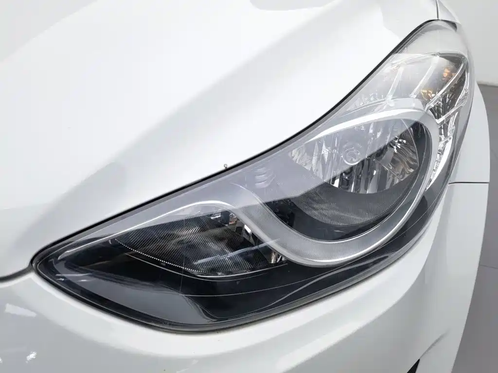 Hyundai Elantra Langdong — миниатюра 7