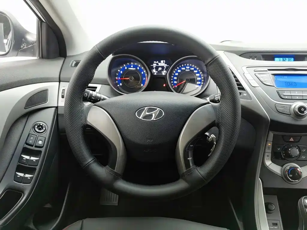 Hyundai Elantra Langdong — миниатюра 11
