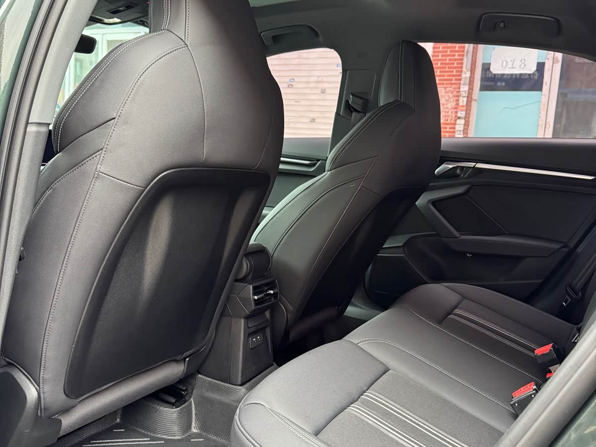 Audi A3 1.4 л 2023 г. Зелёный, пробег 27000 км