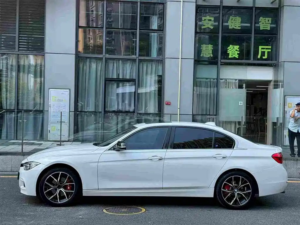 BMW 3 Series — миниатюра 2