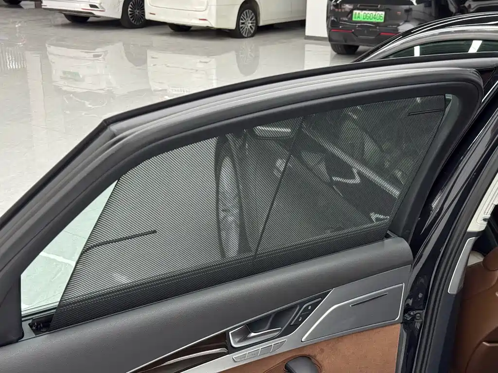 Audi A8 — миниатюра 11