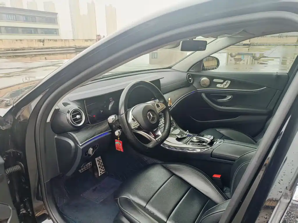 Mercedes-Benz E-Class — миниатюра 4