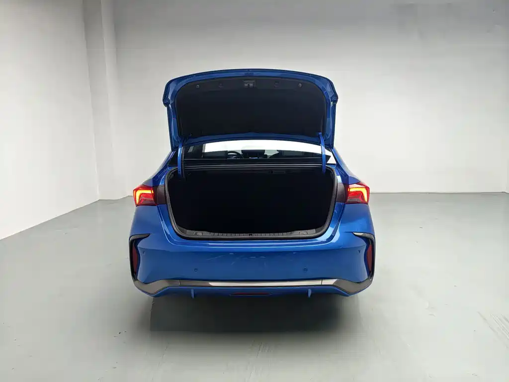 Buick Verano — миниатюра 10
