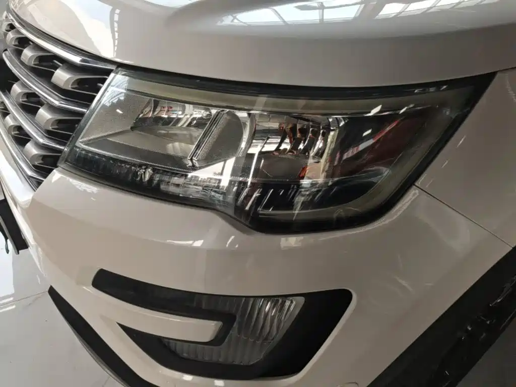 Ford Explorer (Import) — миниатюра 24