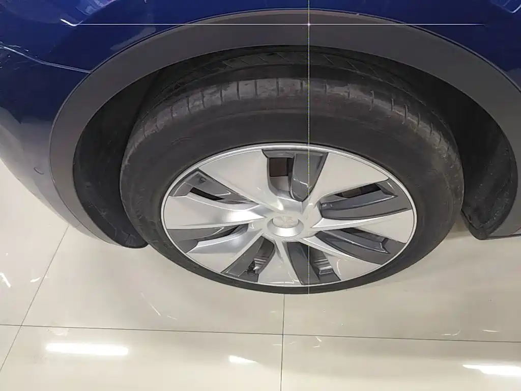 Tesla Model Y — миниатюра 23