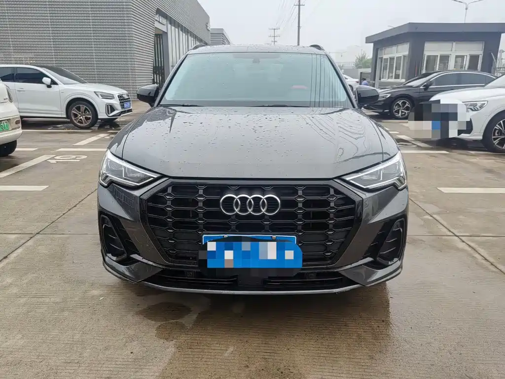 Audi Q3 2023 35 TFSI Fashion (1.4T)