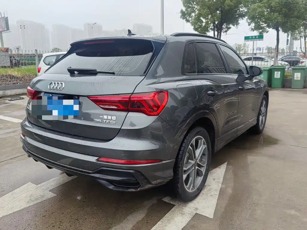 Audi Q3 2023 35 TFSI Fashion (1.4T)
