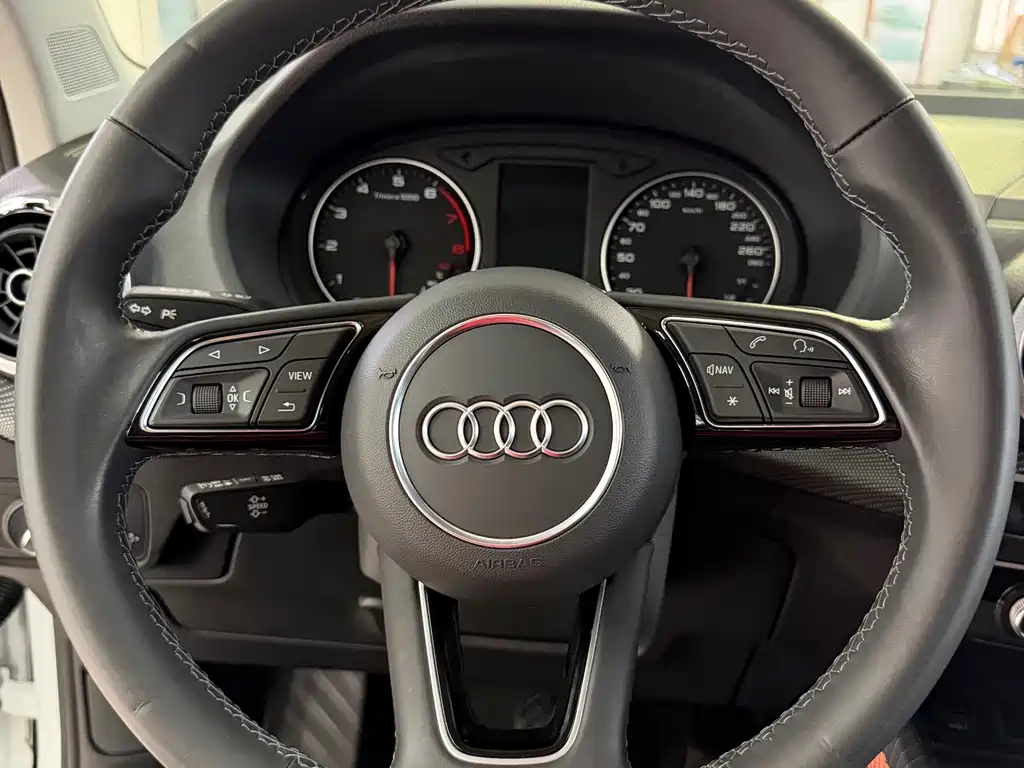 Audi Q2L — миниатюра 19