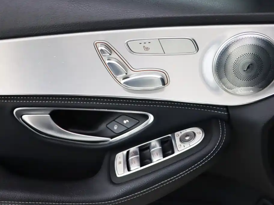 Mercedes-Benz C-Class — миниатюра 12