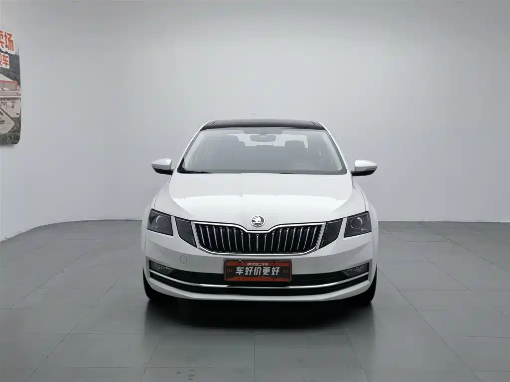 Skoda Octavia 2020 1.5L AT Luxury