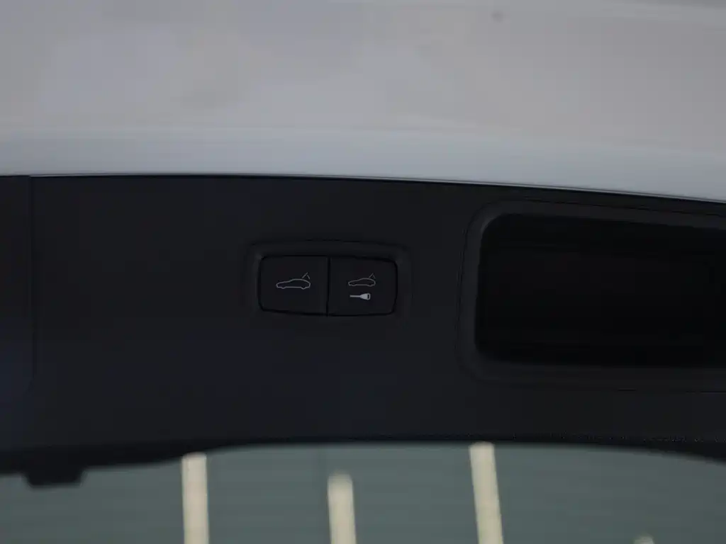Porsche Macan — миниатюра 19