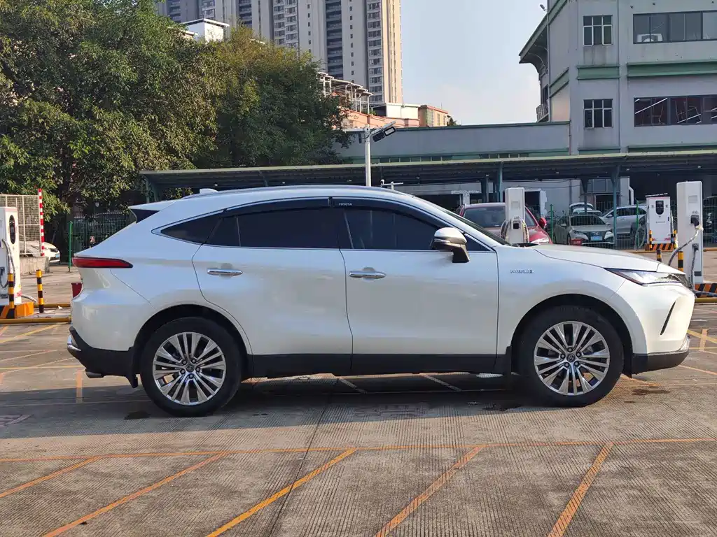 Toyota Harrier — миниатюра 3