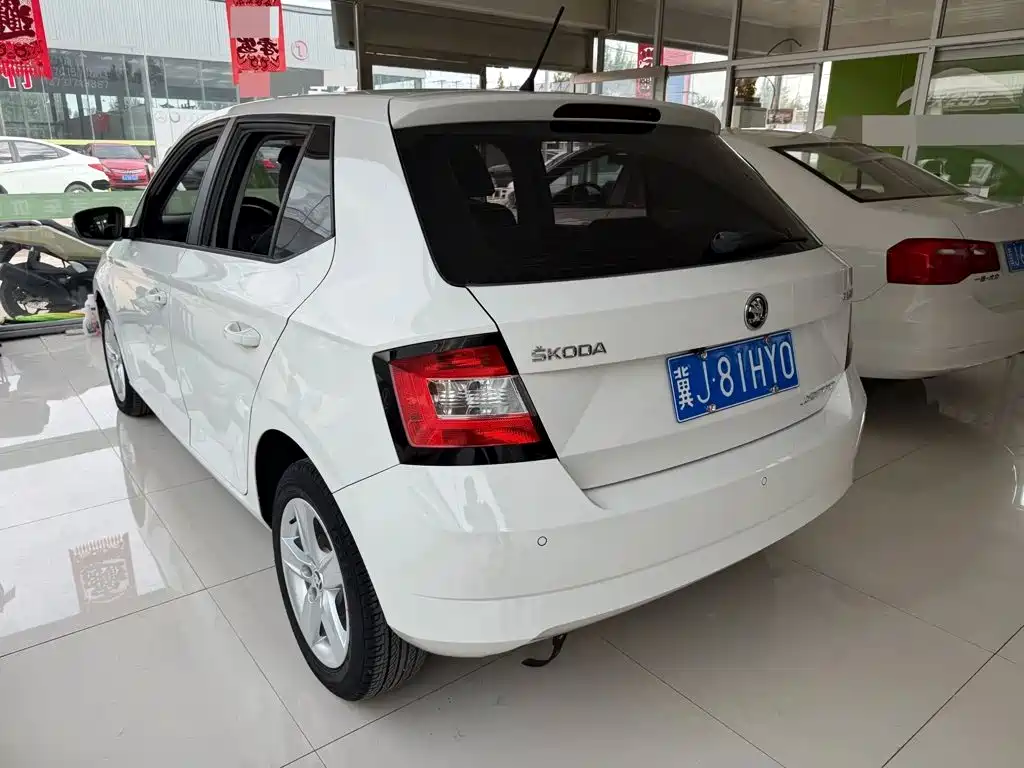 Skoda Fabia — миниатюра 7