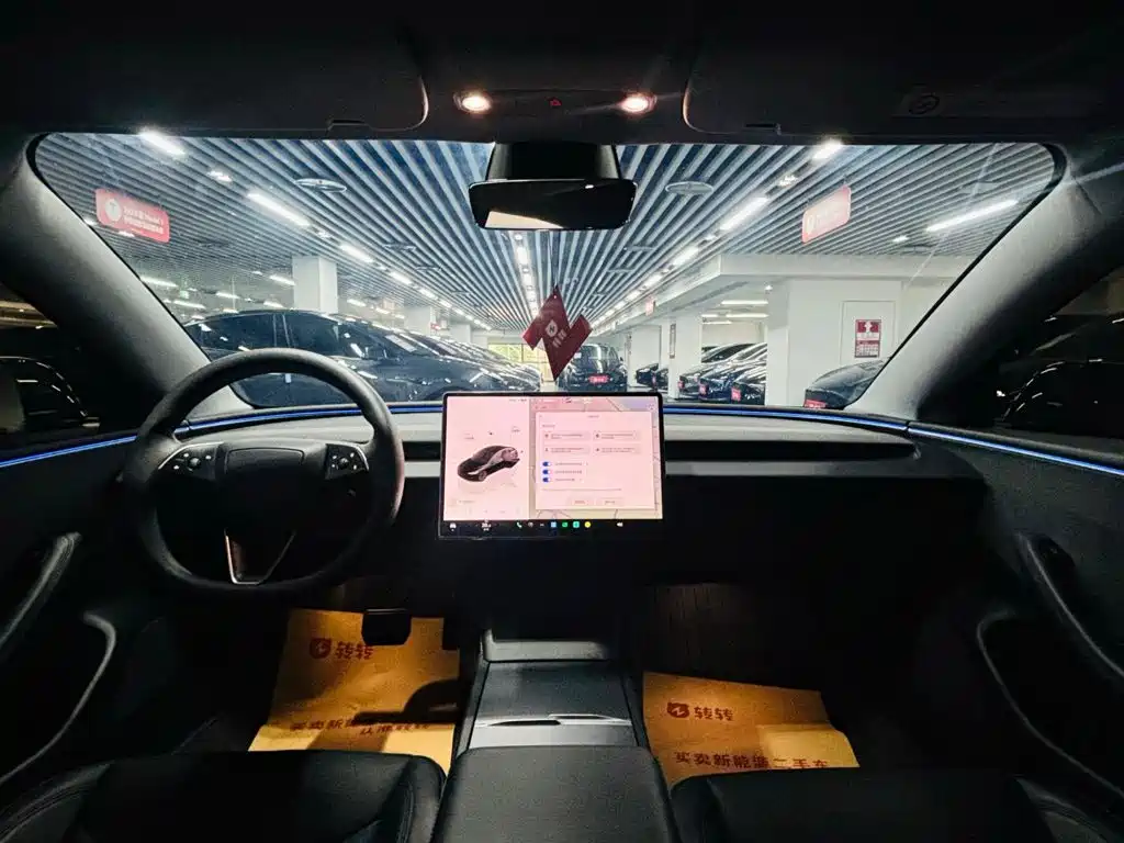 Tesla Model 3 — миниатюра 8