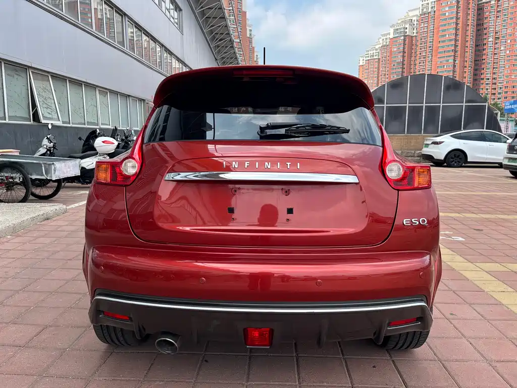 Infiniti ESQ — миниатюра 5