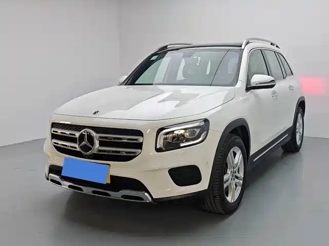MERCEDES BENZ GLB