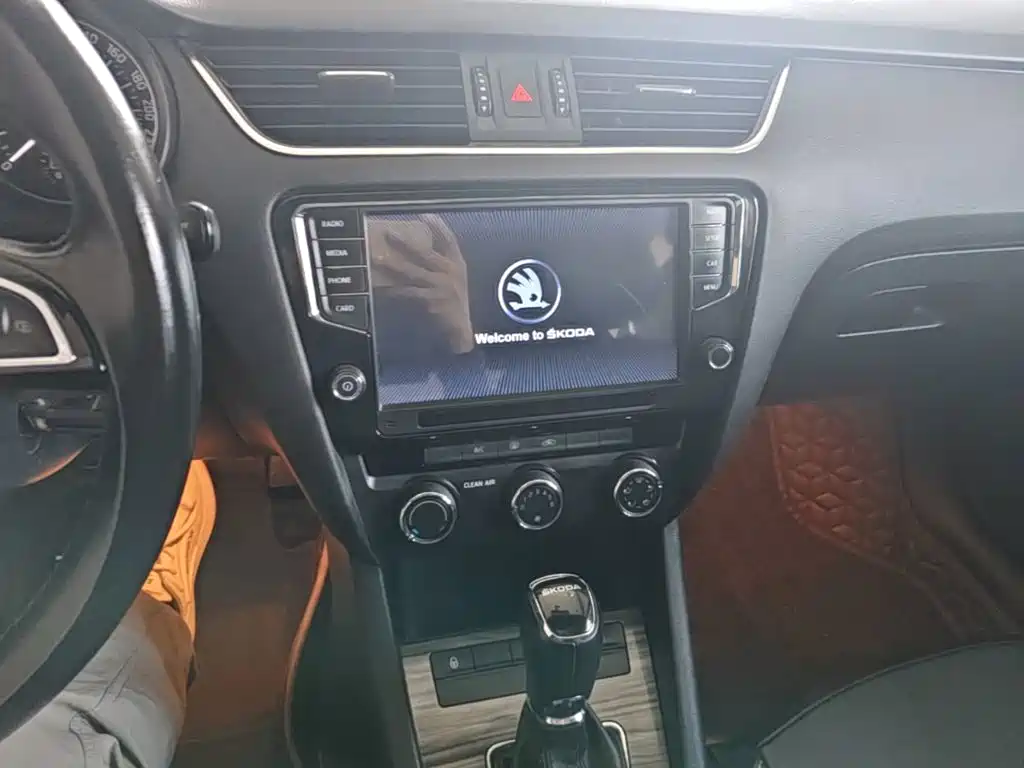 Skoda Octavia — миниатюра 13
