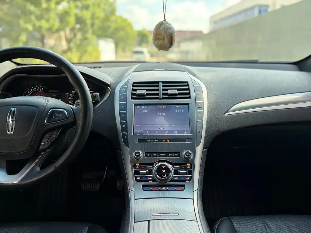 Lincoln MKZ — миниатюра 11