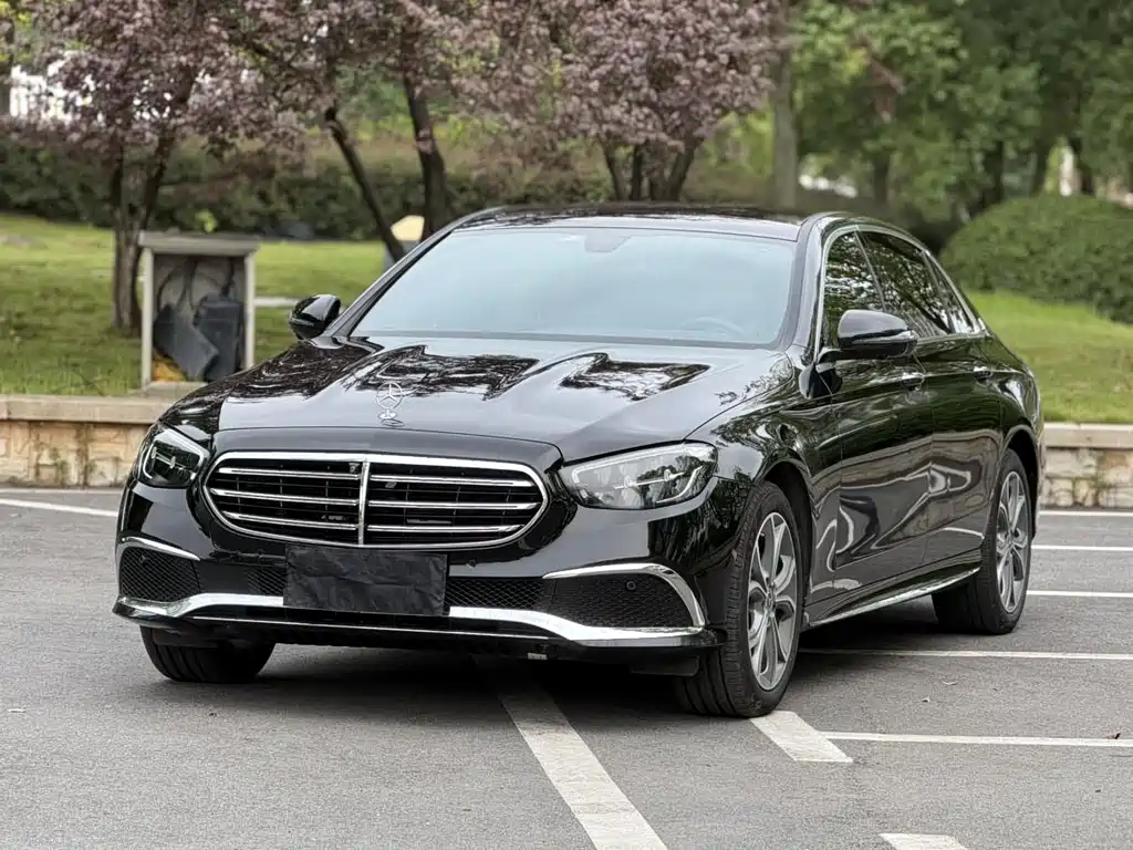 Mercedes-Benz E-Class — миниатюра 3