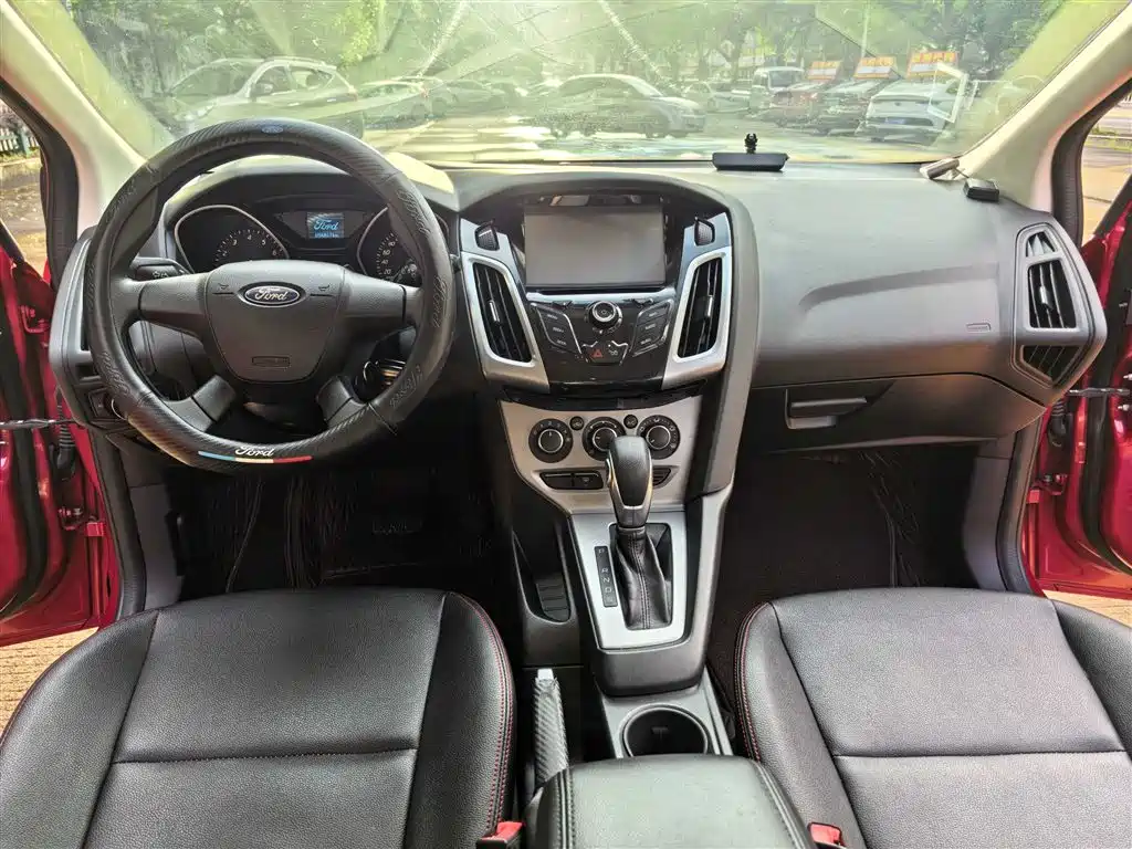 Ford Focus 2012 1.6L AT Comfort