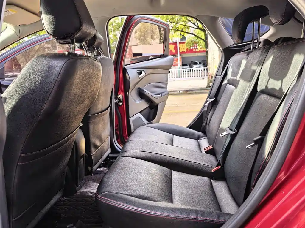 Ford Focus 2012 1.6L AT Comfort