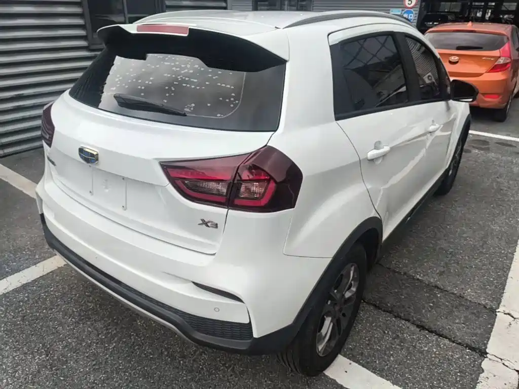 Geely Vision X3 — миниатюра 7