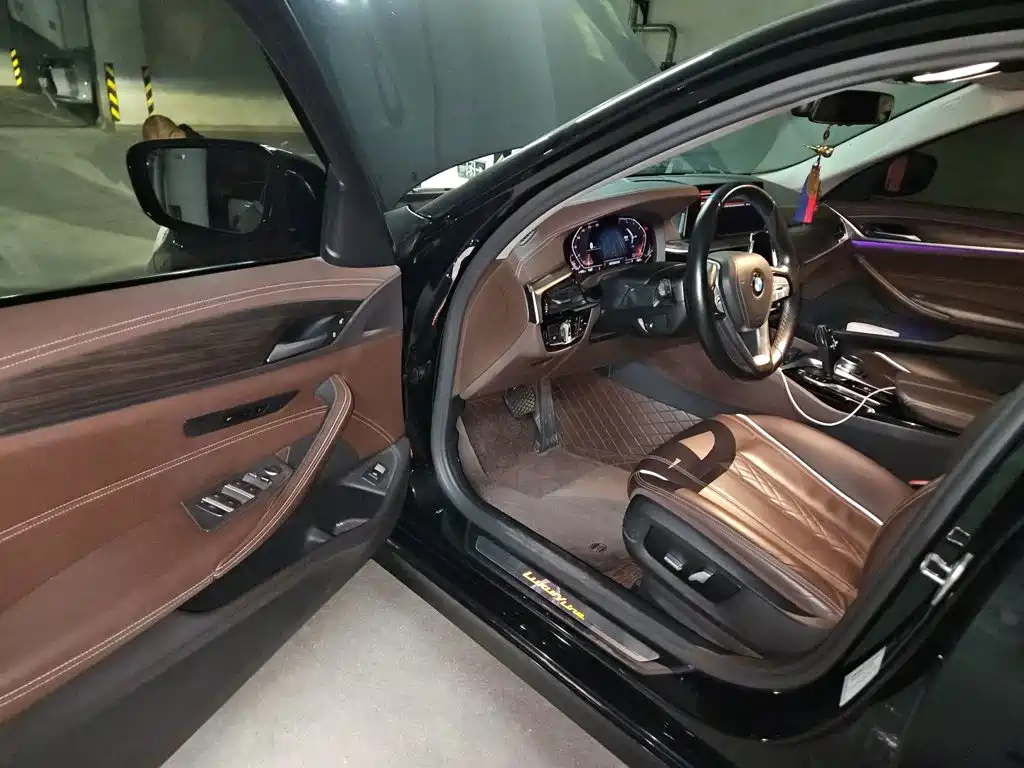 BMW 5 Series — миниатюра 17