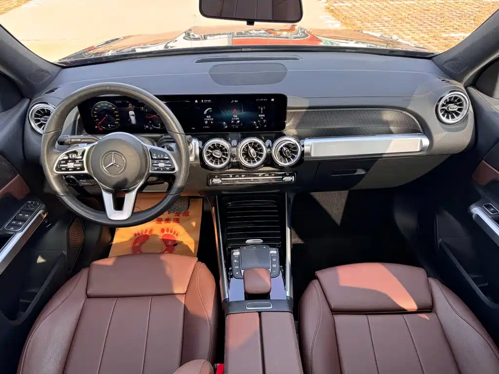 Mercedes-Benz GLB — миниатюра 17