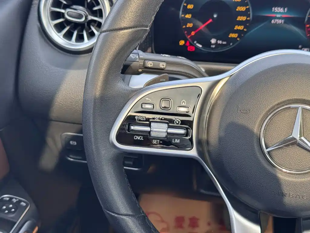Mercedes-Benz GLB — миниатюра 27