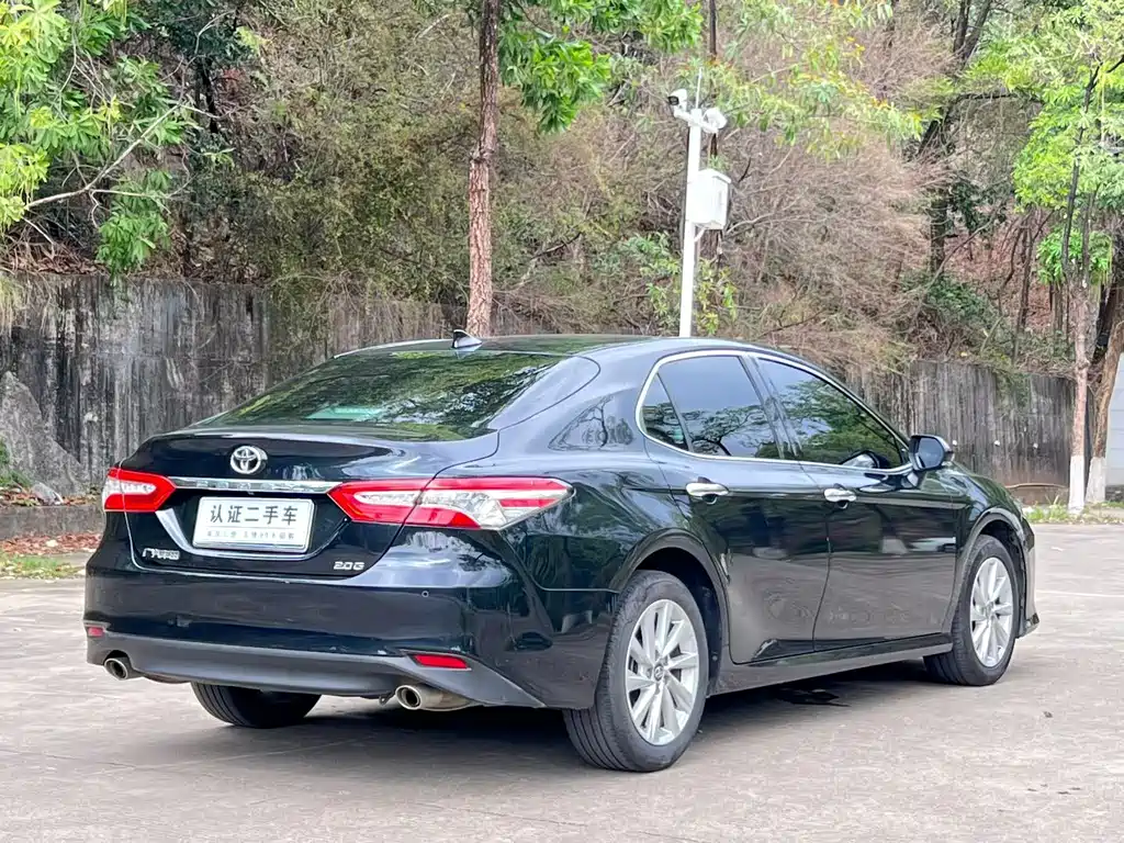 TOYOTA CAMRY