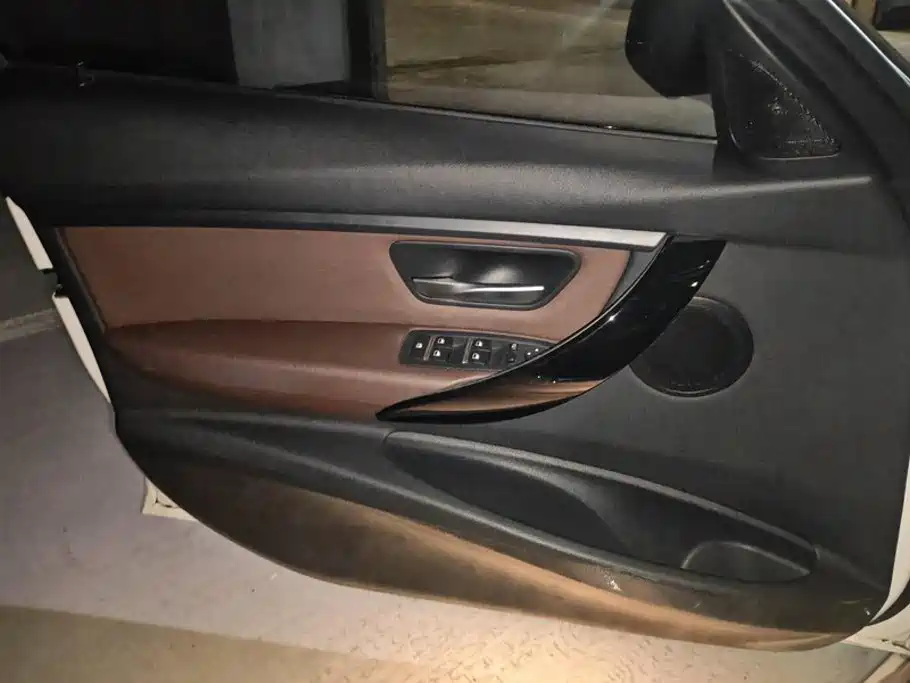 BMW 3 Series — миниатюра 7