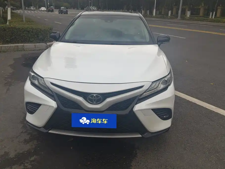 Toyota Camry — миниатюра 2