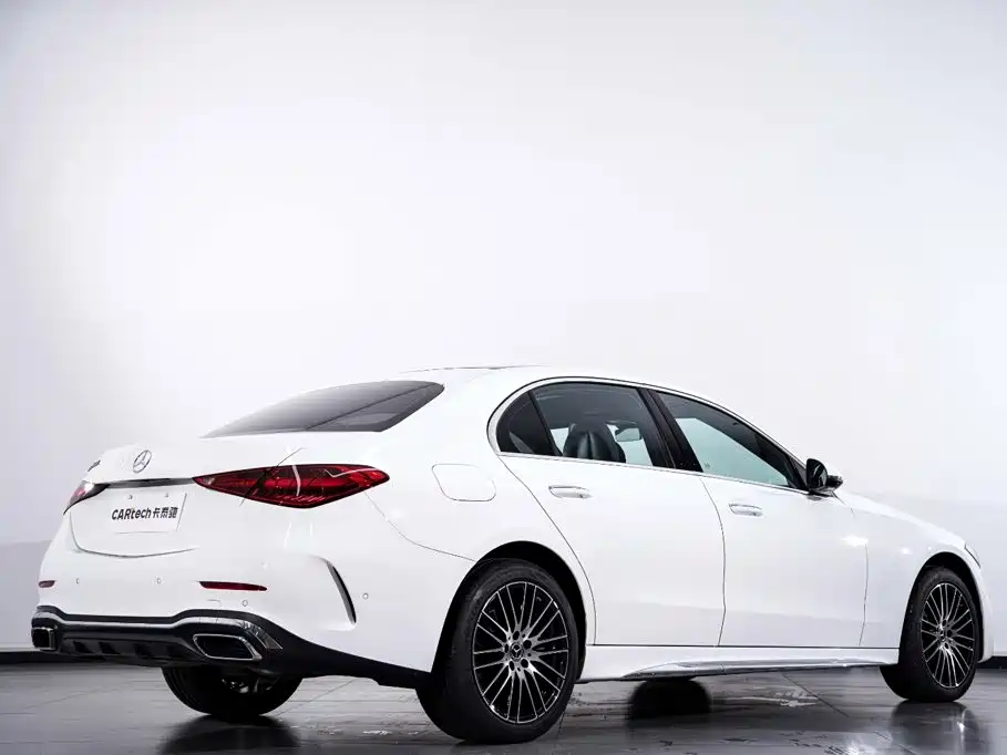 Mercedes-Benz C-Class — миниатюра 6