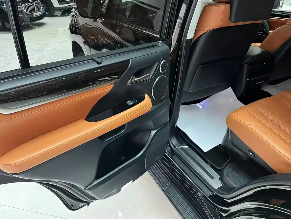 Lexus LX 2017 570 Luxury
