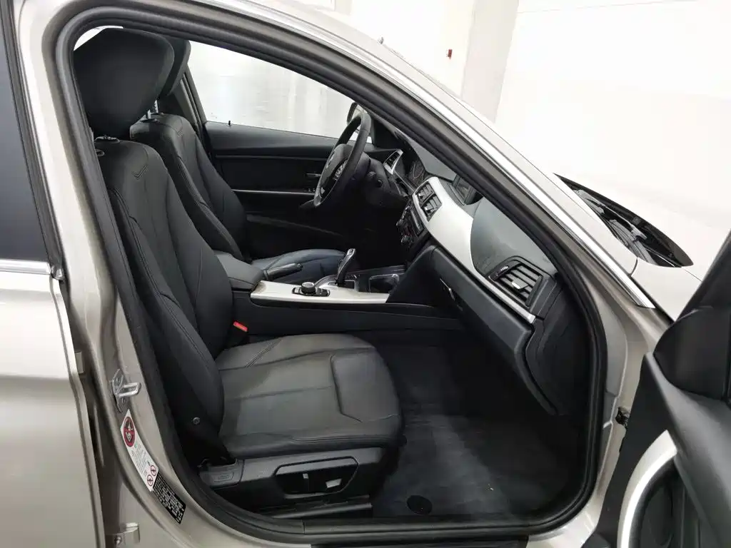 BMW 3 Series — миниатюра 23