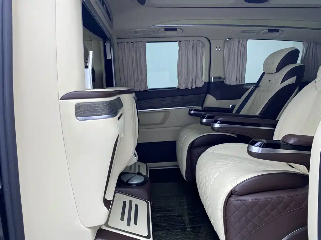 Mercedes-Benz V-Class — миниатюра 20