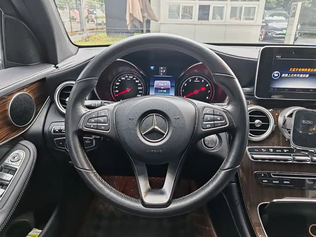 Mercedes-Benz GLC — миниатюра 12