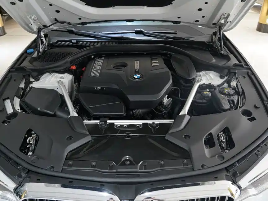 BMW 5 Series — миниатюра 8
