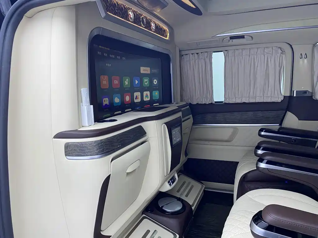 Mercedes-Benz V-Class — миниатюра 9