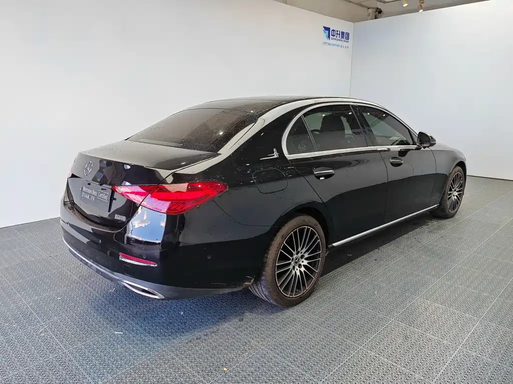 Mercedes-Benz C-Class — миниатюра 6