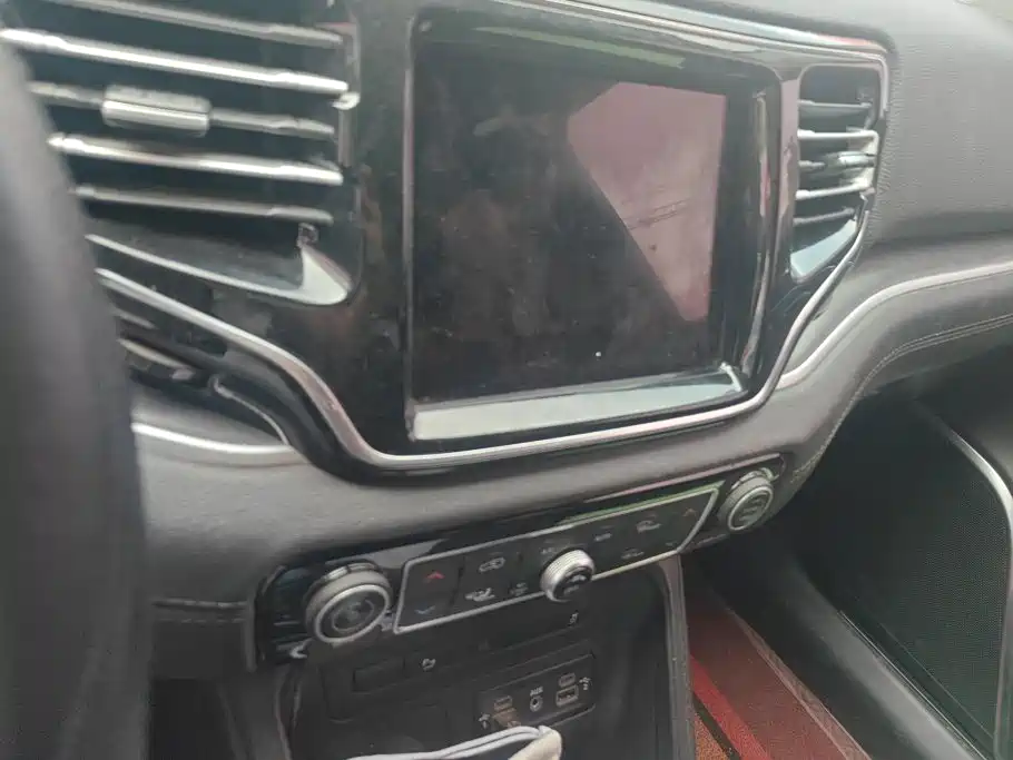 Jeep Grand Commander — миниатюра 13