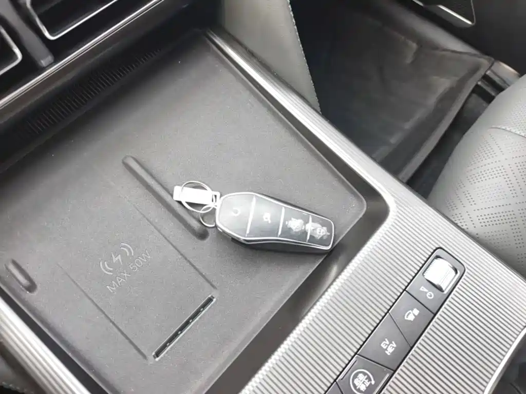 BYD L DM-i — миниатюра 9