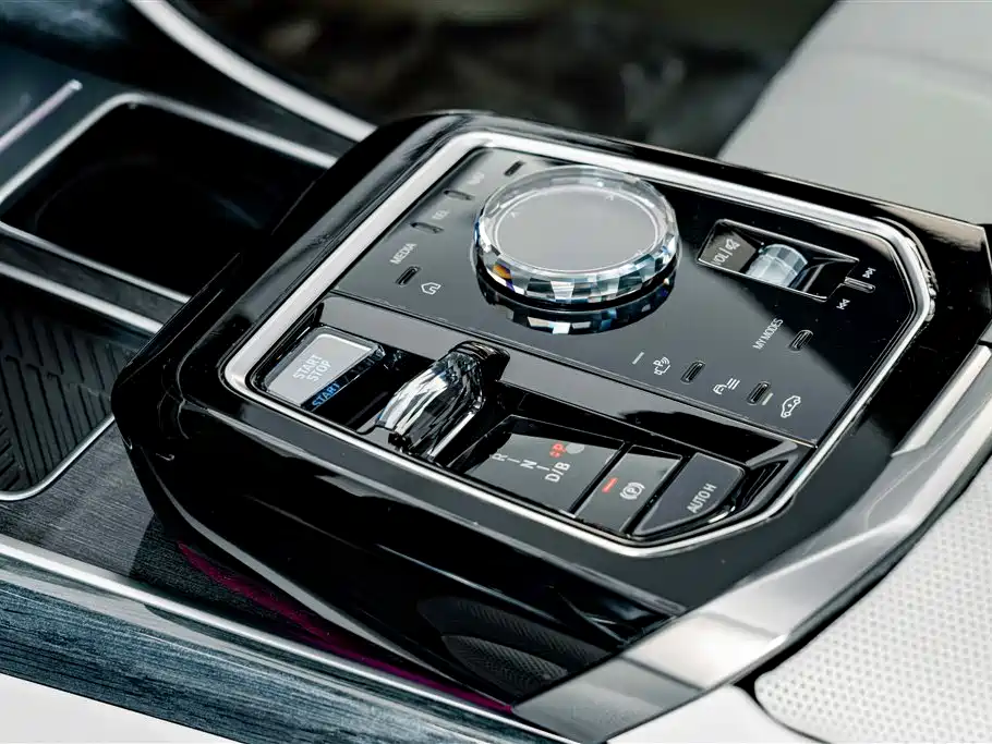 BMW i7 — миниатюра 18